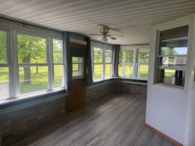 Building Photo - 16907 Indianapolis Rd