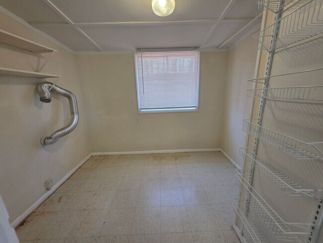 Building Photo - Move In Ready 3 Bedroom Home!