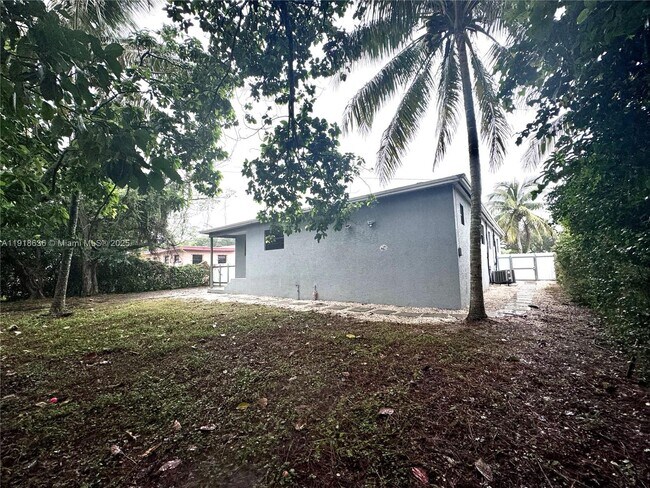 Building Photo - 1152 NW 127th St