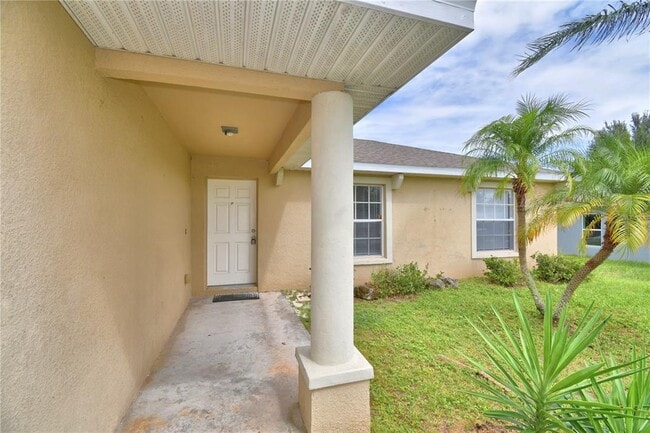 Building Photo - 223 Grouper Ct