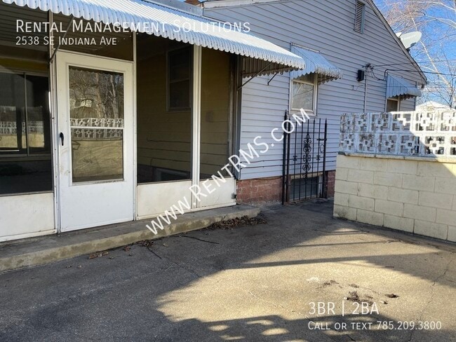 Building Photo - 2538 SE Indiana Ave