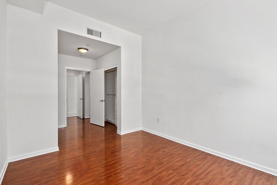 Building Photo - 111 S De Lacey Ave