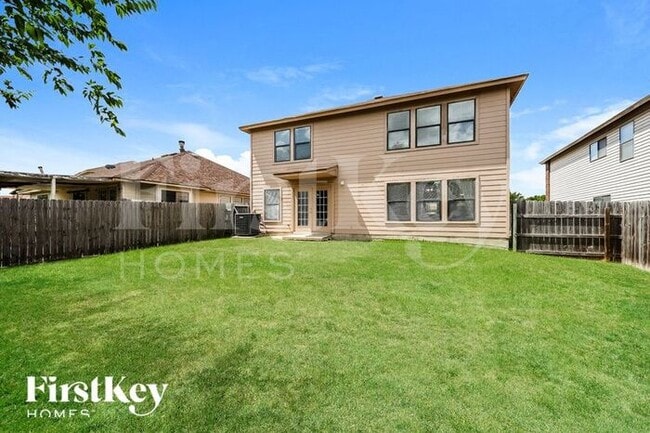 Building Photo - 5060 Viking Coral