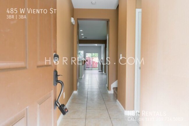 Building Photo - 485 W Viento St