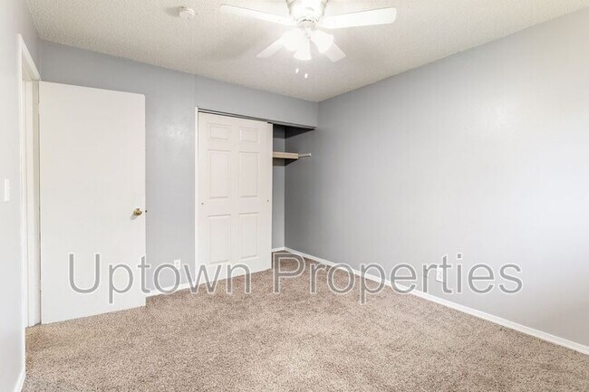 Building Photo - 1420 SW Bertha Blvd