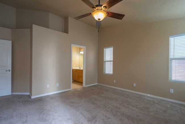 Building Photo - Dog Friendly 3 Bedroom Home In Painted Desert