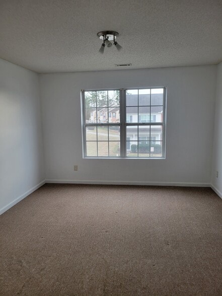Building Photo - 5150 Oakley Commons Blvd