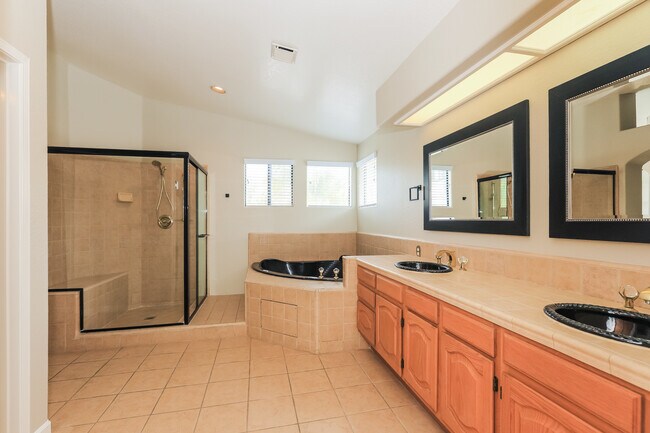 Building Photo - 2820 Mt Niguel Cir