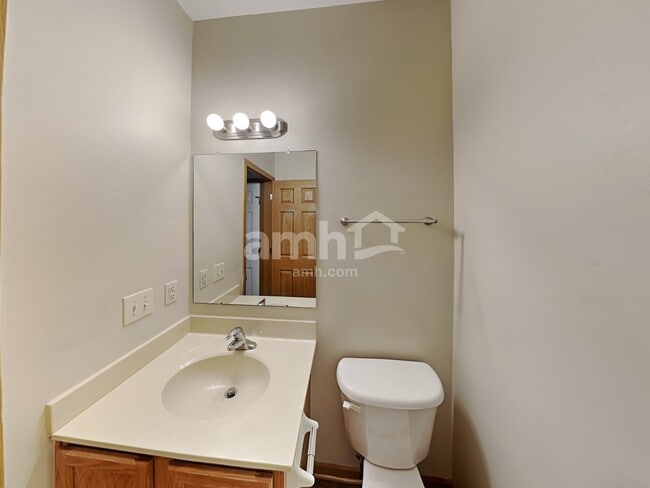 Building Photo - 6213 Home Park Dr