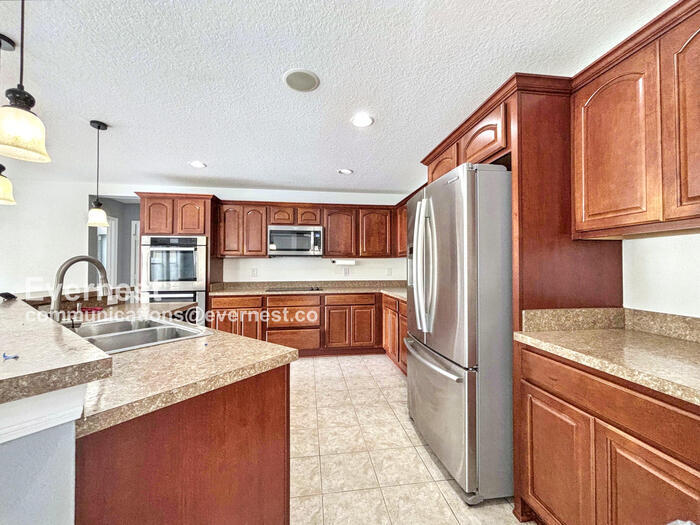 Building Photo - 2806 Polson Dr