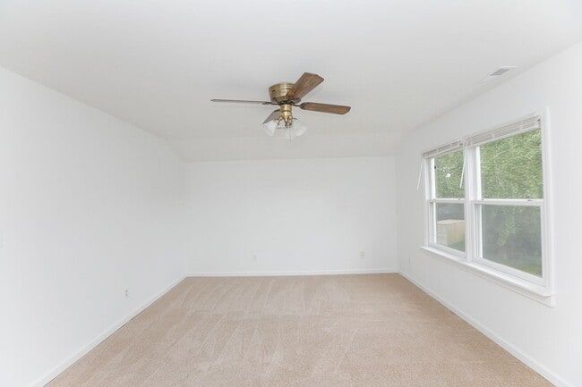 Building Photo - Beautiful Lake Home Rental in Norfolk!