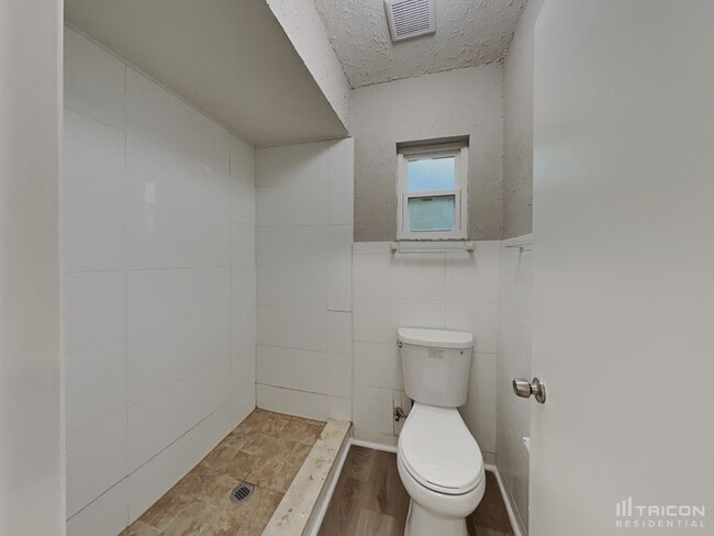Building Photo - 6623 Freeport Dr