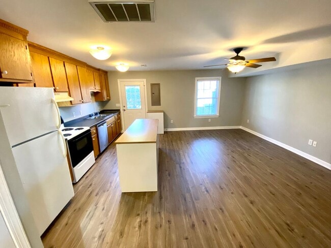 Building Photo - 6437 Village Woods Court