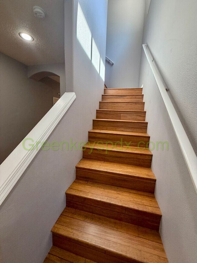 Building Photo - Awesome 3-bedroom 2.5-bathroom house in Arbor Roses Neighborhood in Hillsboro