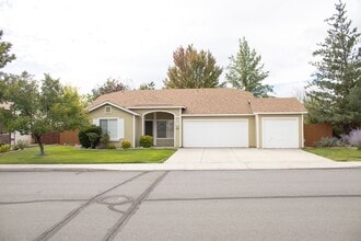 Building Photo - 3 bed 2 bath in Cimarron Wingfield Springs