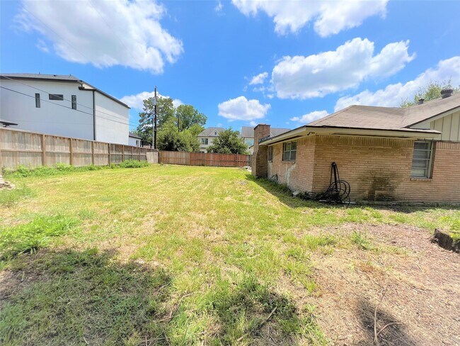 Building Photo - 1518 Johanna Dr