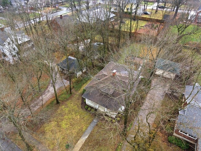 Building Photo - 303 Westwood Ave