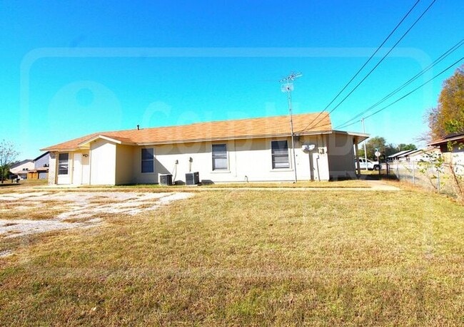 Building Photo - 2302 Hunt Dr