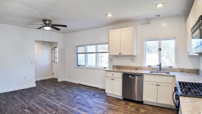 Building Photo - 61 Thomas St