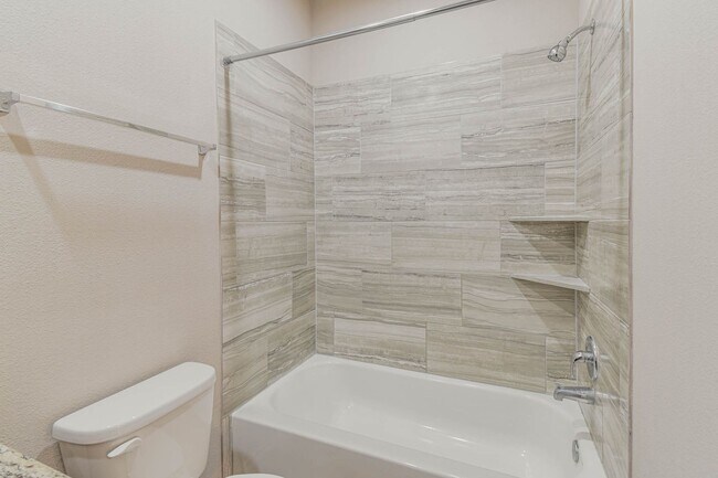 Building Photo - 15633 Sycamore Dr