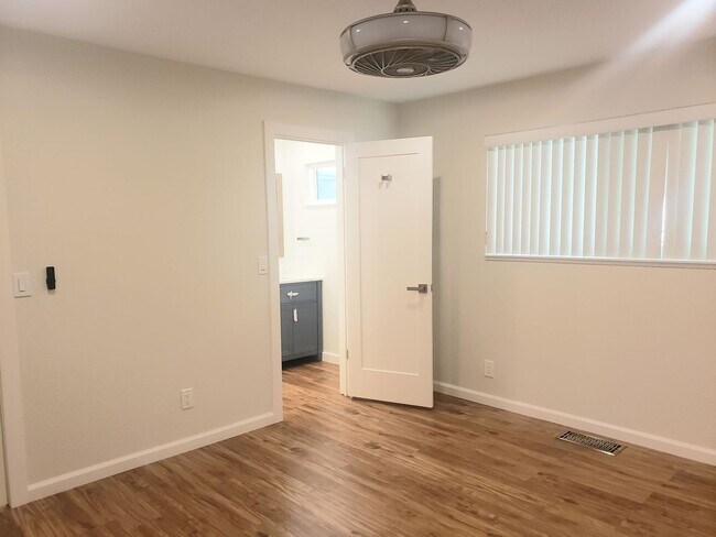 Building Photo - Updated Home in Old Town Auburn