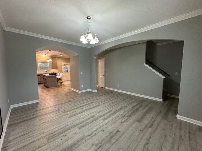 Building Photo - Spacious and beautifully designed home wit...