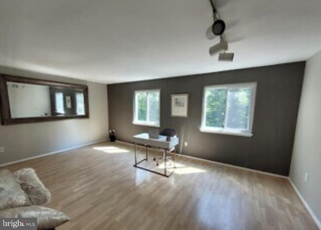 Building Photo - 1415 Greenmont Ct