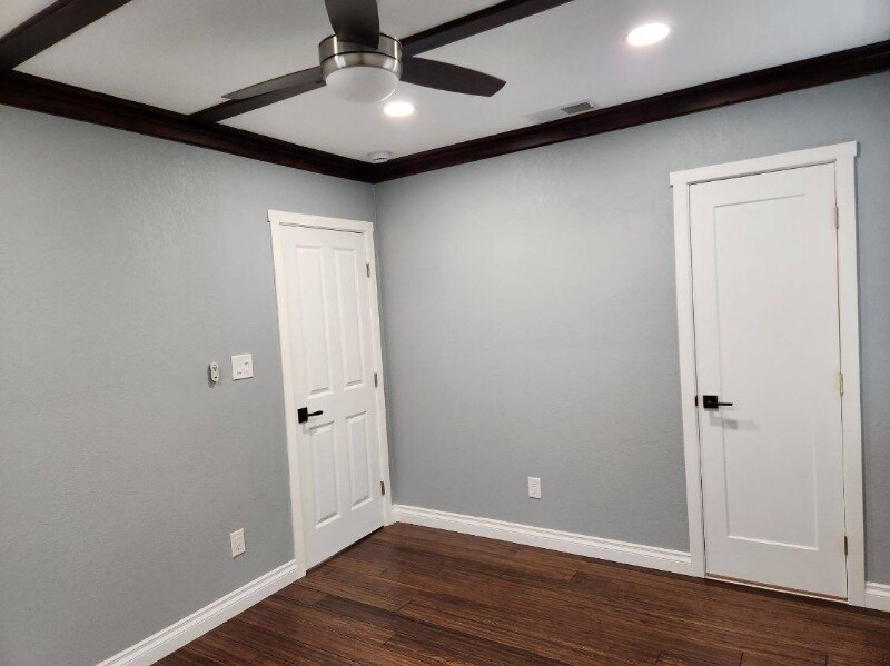 Building Photo - 703 42nd St