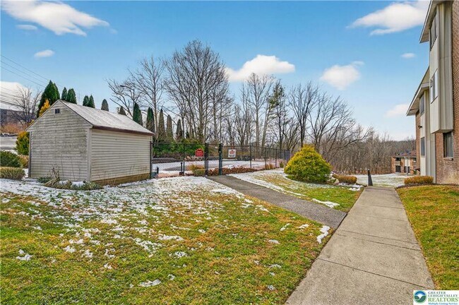 Building Photo - 1575 Creekside Rd