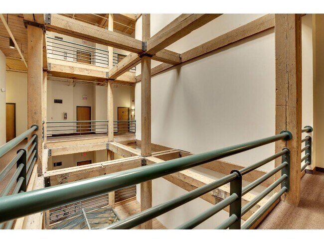 Building Photo - 210 N 2nd St