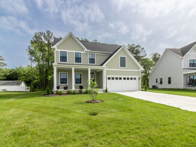 Building Photo - WINTER RENTAL - 3 BED 2.5 BATH SINGLE FAMI...