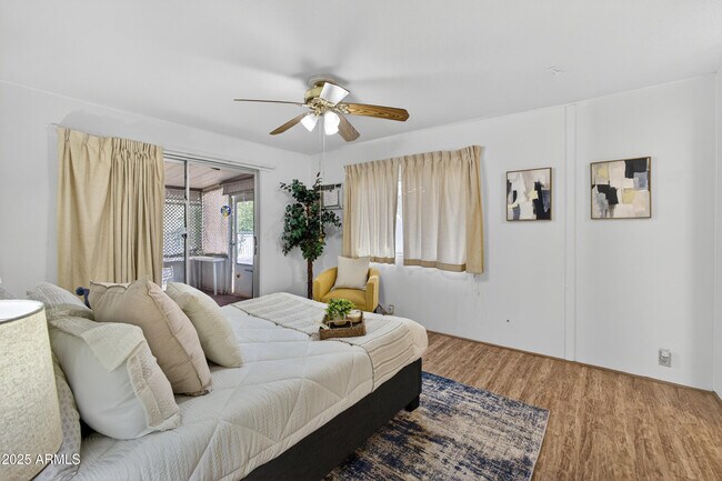 Building Photo - 5807 E Leonora St