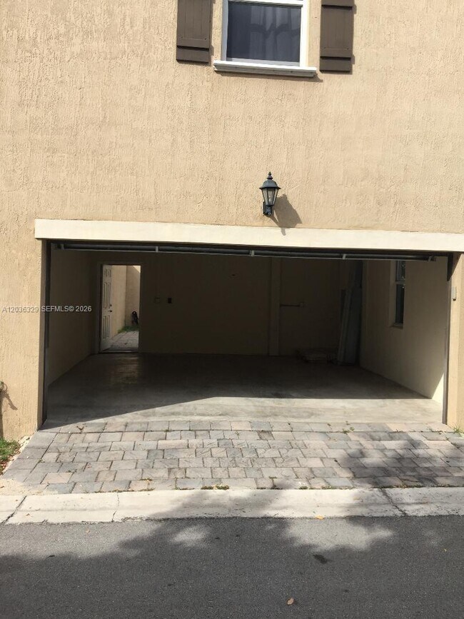 Building Photo - 9350 SW 170th Passage