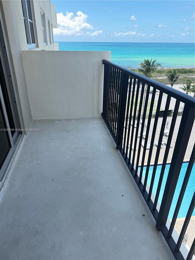 Building Photo - 9273 Collins Ave