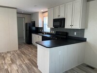 Building Photo - 109 Desander Dr