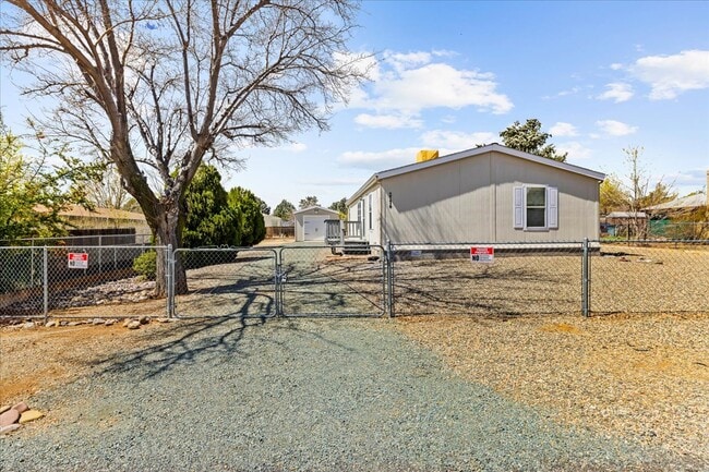 Building Photo - 2774 N Panorama Dr