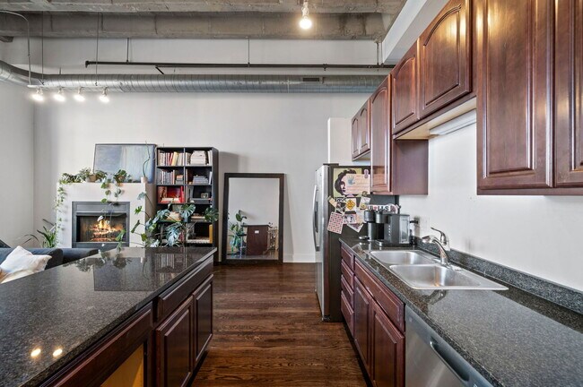 Building Photo - 1645 W Ogden Ave