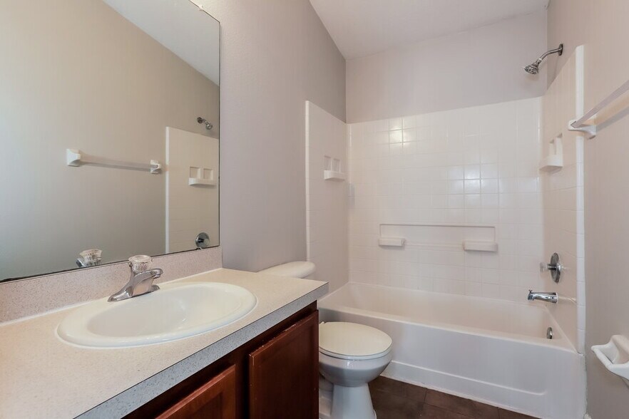 Building Photo - 12608 Evington Point Dr