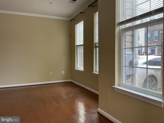 Building Photo - 117 Leather Fern Way