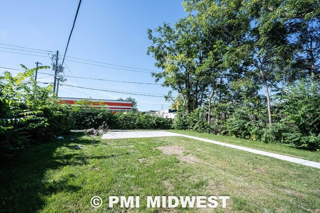 Building Photo - 1523 E Market St