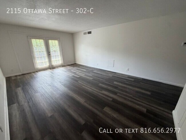 Building Photo - 2115 Ottawa St