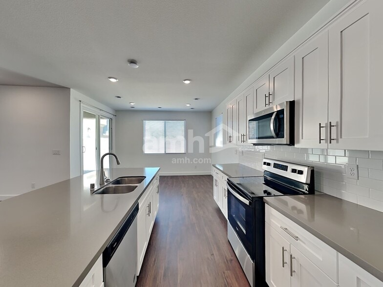 Building Photo - 4848 Blushing Star St