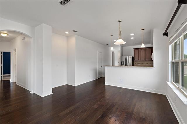 Building Photo - 920 Kinghaven Dr