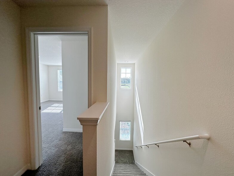 Building Photo - 672 Moscato Dr