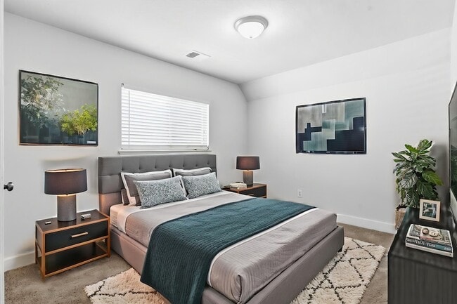 Building Photo - 3947 Carriage Park Row