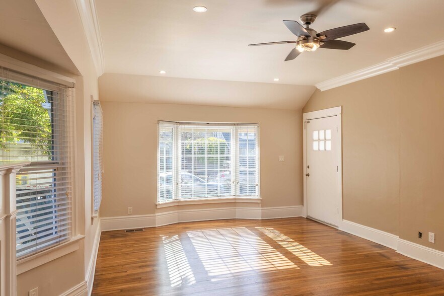 Building Photo - 4210 Halldale Ave