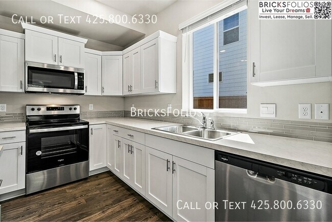 Building Photo - Exceptional Bremerton Home with Close to JBLM!