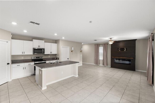 Building Photo - 4529 Eternal Prince Dr