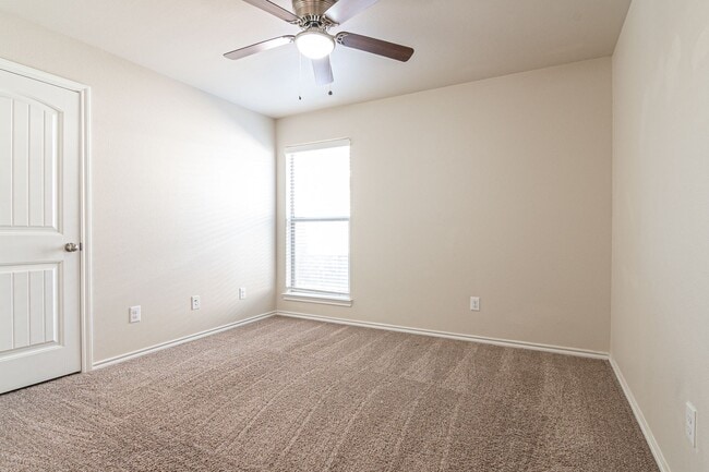 Building Photo - 1600 Rattler Ln
