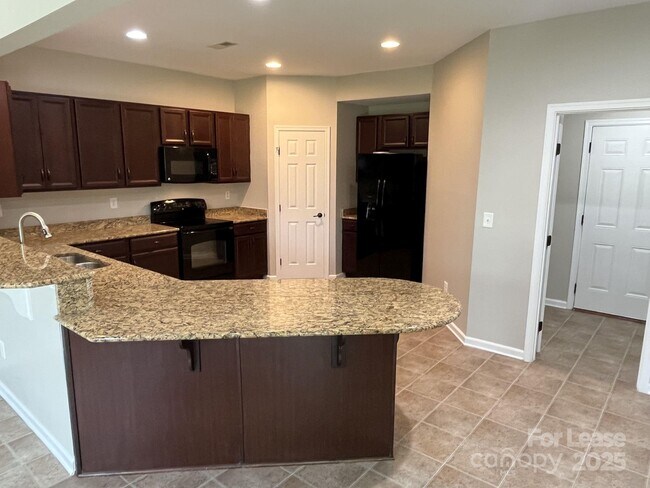 Building Photo - 10855 Tailwater St